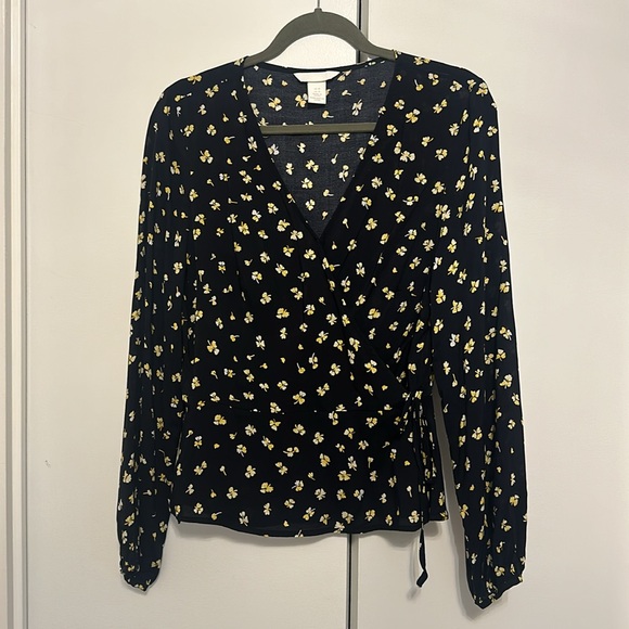 Navy floral Wrap top (US 10) - Picture 2 of 5